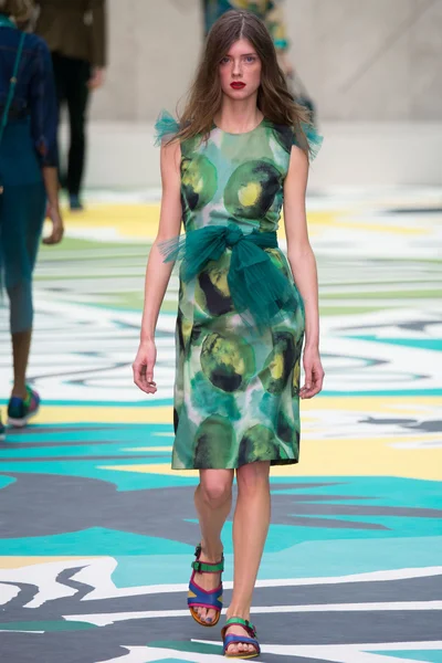 Look 18